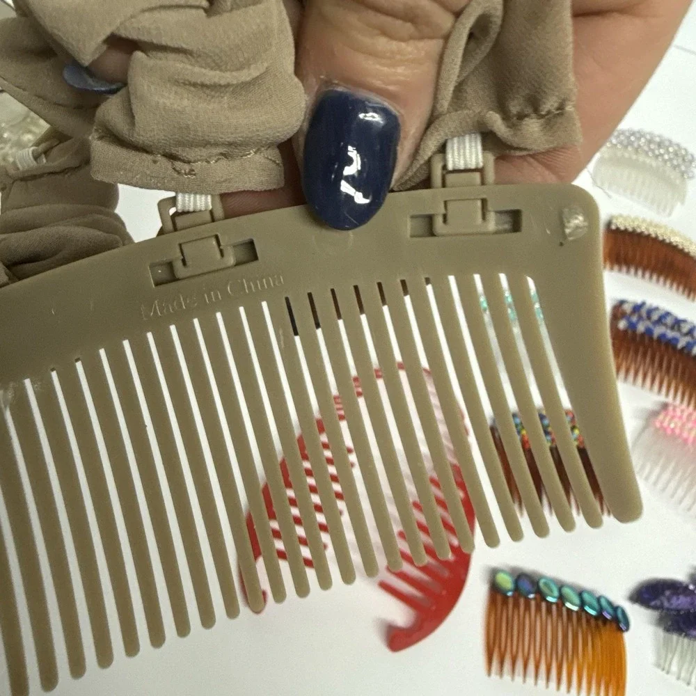 VTG Assortment Of Hair Clasps‎ And Combs Beaded Sequin